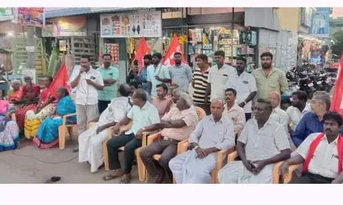 விருத்தாசலம், பண்ருட்டியில்மார்க்சிஸ்ட் கம்யூனிஸ்டு கட்சியினர் கண்டன ஆர்ப்பாட்டம் விருத்தாசலம், பண்ருட்டியில்மார்க்சிஸ்ட் கம்யூனிஸ்டு கட்சியினர் கண்டன ஆர்ப்பாட்டம்