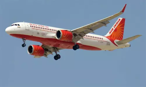 விமானத்தில் புகைப்பிடித்தவர் மீது வழக்குப்பதிவு..! விமானத்தில் புகைப்பிடித்தவர் மீது வழக்குப்பதிவு..!