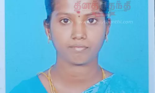 ஜேடர்பாளையம் அருகே ஆடு மேய்க்க சென்ற பெண் கொடூர கொலைஉடலை வாங்க மறுத்து உறவினர்கள் சாலை மறியல் ஜேடர்பாளையம் அருகே ஆடு மேய்க்க சென்ற பெண் கொடூர கொலைஉடலை வாங்க மறுத்து உறவினர்கள் சாலை மறியல்