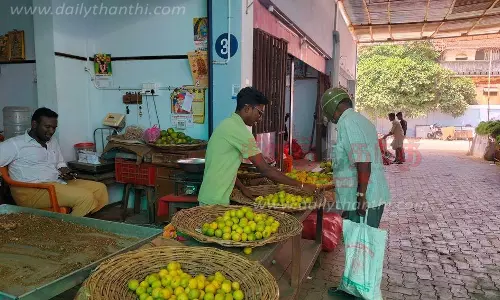 எலுமிச்சை பழம் வரத்து 1 டன்னாக குறைந்தது