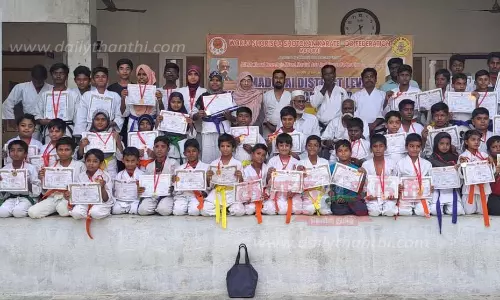 பள்ளி மாணவர்களுக்கு  மாவட்ட அளவிலான கராத்தே பயிற்சி