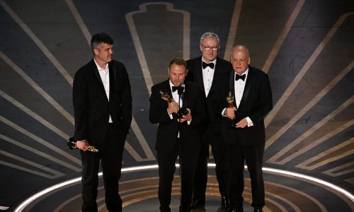 சிறந்த காட்சி அமைப்புக்கான (Visual Effects) ஆஸ்கர்... ... சிறந்த திரைப்படம் உள்பட 7 ஆஸ்கர் விருதுகளை அள்ளிக்குவித்த எவ்ரிதிங் எவ்ரிவேர் ஆல் அட் ஒன்ஸ் திரைப்படம்...!