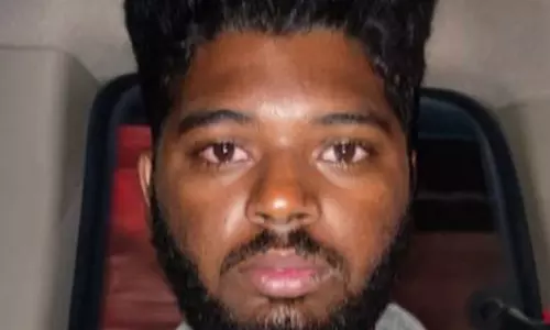 இந்து முன்னணியினர் உள்பட 4 பேர் கைது