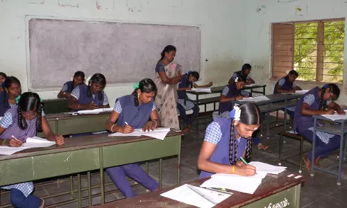 பிளஸ்-2 தமிழ் தேர்வு எளிதாக இருந்தது