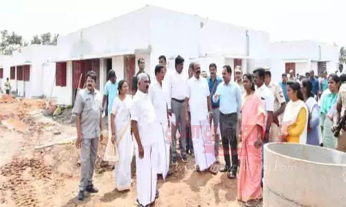 ஒக்கூர் இலங்கை தமிழர்கள் முகாமில் ரூ.6 கோடியில் புதிய வீடுகள் கட்டும் பணிஅமைச்சர்கள் கே.ஆர்.பெரியகருப்பன், செஞ்சி மஸ்தான்  பார்வையிட்டனர்