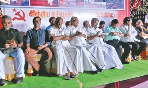 திரிபுரா மாநிலத்தில் பா.ஜ.க. அராஜகத்தை கண்டித்து மார்க்சிஸ்ட் கம்யூனிஸ்டு ஆர்ப்பாட்டம் திரிபுரா மாநிலத்தில் பா.ஜ.க. அராஜகத்தை கண்டித்து மார்க்சிஸ்ட் கம்யூனிஸ்டு ஆர்ப்பாட்டம்