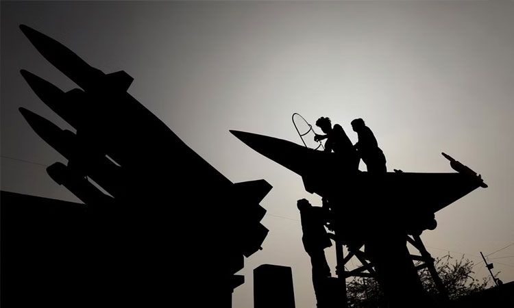 உலகின் மிகப்பெரிய ஆயுத இறக்குமதியாளராக உள்ள இந்தியா...!