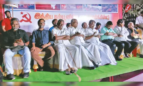 திரிபுரா மாநிலத்தில் பா.ஜ.க. அராஜகத்தை கண்டித்து மார்க்சிஸ்ட் கம்யூனிஸ்டு ஆர்ப்பாட்டம் திரிபுரா மாநிலத்தில் பா.ஜ.க. அராஜகத்தை கண்டித்து மார்க்சிஸ்ட் கம்யூனிஸ்டு ஆர்ப்பாட்டம்