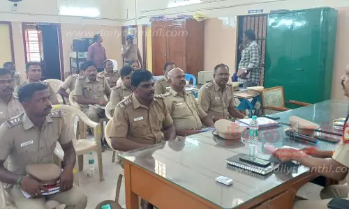 போலீஸ் நிலையத்தில் குற்றங்கள் தடுப்பு குறித்த ஆலோசனை கூட்டம்