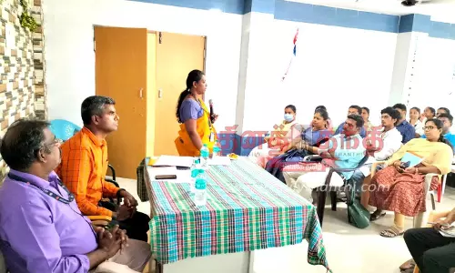 ஆலங்காயம் சுகாதார நிலையத்தில் ஆய்வு கூட்டம்