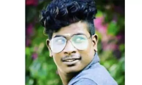 ரெயில் மோதி வாலிபர் பலி