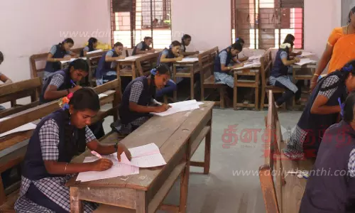 பிளஸ்-1 தேர்வை 19,781 மாணவ- மாணவிகள் எழுதினார்கள் பிளஸ்-1 தேர்வை 19,781 மாணவ- மாணவிகள் எழுதினார்கள்