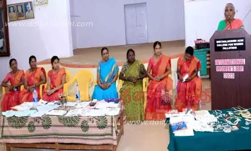 கல்லூரி மாணவிகளுக்கு தையல் பயிற்சி வகுப்பு