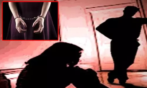 காதலனுக்கு பாலியல் தரகர் வேலை பார்த்த கல்லூரி மாணவி கைது..!