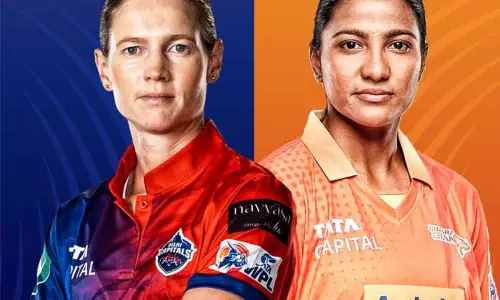 பெண்கள் பிரிமீயர் லீக் - குஜராத் அணிக்கு எதிரான ஆட்டத்தில் டெல்லி அணி பந்துவீச்சு தேர்வு பெண்கள் பிரிமீயர் லீக் - குஜராத் அணிக்கு எதிரான ஆட்டத்தில் டெல்லி அணி பந்துவீச்சு தேர்வு