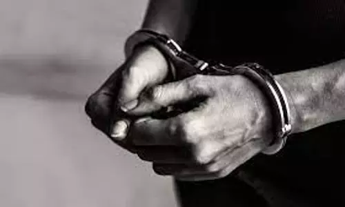 குடிசைகளுக்கு தீ வைத்த 6 பேர் கைது