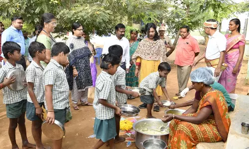 கடமலை-மயிலை ஒன்றியத்தில்சுகாதார நிலையம், தொடக்க பள்ளிகளில் கலெக்டர் ஆய்வு