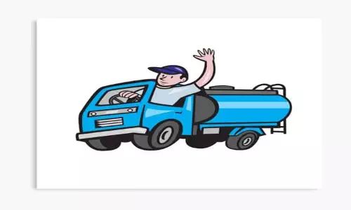 லாரி மூலம் வீடு தேடிவரும் குடிநீர்