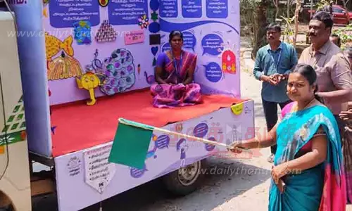 எண்ணும், எழுத்தும் திட்ட விழிப்புணர்வு பிரசாரம் - முதன்மை கல்வி அலுவலர் தொடங்கி வைத்தார் எண்ணும், எழுத்தும் திட்ட விழிப்புணர்வு பிரசாரம் - முதன்மை கல்வி அலுவலர் தொடங்கி வைத்தார்