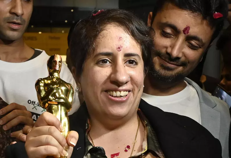 ஆஸ்கார் விருது விழா மேடையில் எனது பேச்சு தடுக்கப்பட்டதால் அதிர்ச்சி அடைந்தேன்- குனீத் மோங்கா பேட்டி