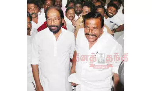 திருச்சி சிவா எம்.பி.யுடன் அமைச்சர் கே.என்.நேரு திடீர் சந்திப்பு திருச்சி சிவா எம்.பி.யுடன் அமைச்சர் கே.என்.நேரு திடீர் சந்திப்பு