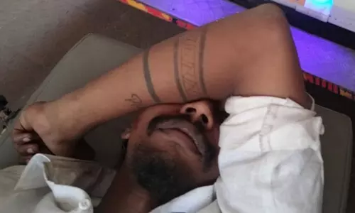 வாலிபர் பாலத்தில் இருந்து குதித்ததால் கால் முறிந்தது