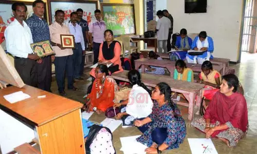 வேலூர் கோட்டை அருங்காட்சியகத்தில்  ஓவிய பயிற்சி