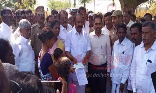 டாஸ்மாக் ஊழியர் குடும்பத்திற்கு ரூ.10 லட்சம் நிதிஉதவி-அமைச்சர் பெரிய கருப்பன் வழங்கினார்