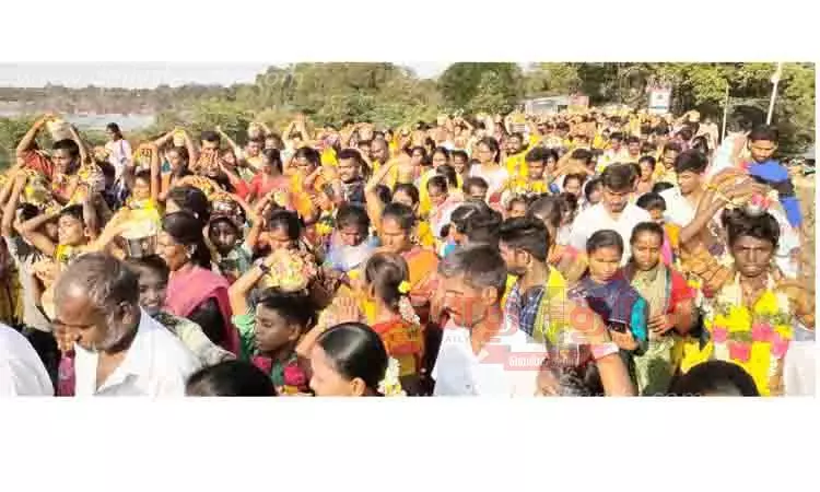 கொன்னையூர் முத்துமாரியம்மன் கோவிலில் பங்குனி திருவிழா தொடங்கியது கொன்னையூர் முத்துமாரியம்மன் கோவிலில் பங்குனி திருவிழா தொடங்கியது