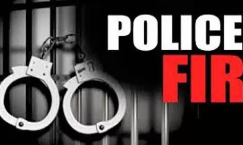 நடைபயிற்சி சென்ற ஆசிரியையிடம் நகை பறிப்பு