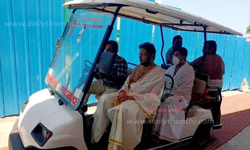 திருச்செந்தூர் முருகன் கோவிலில் முதல்-அமைச்சர் மு.க.ஸ்டாலின் மருமகன் சபரீசன் சாமி தரிசனம் திருச்செந்தூர் முருகன் கோவிலில் முதல்-அமைச்சர் மு.க.ஸ்டாலின் மருமகன் சபரீசன் சாமி தரிசனம்