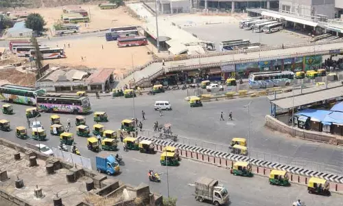 பெங்களூருவில் இன்று ஆட்டோ டிரைவர்கள் வேலை நிறுத்தம் பெங்களூருவில் இன்று ஆட்டோ டிரைவர்கள் வேலை நிறுத்தம்