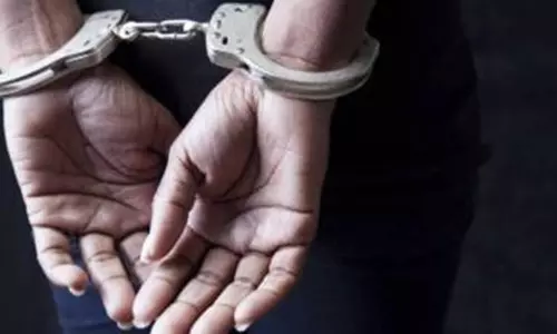 மேற்கு வங்காளத்தில் எம்.எல்.ஏ.வை தாக்கியவர் கைது