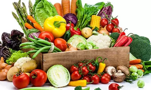 தக்காளி கிலோ ரூ.20-க்கு விற்பனை