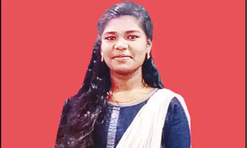 தமிழ், ஆங்கிலம் பொதுத்தேர்வு எழுதிய நிலையில் பிளஸ்-1 மாணவி தற்கொலை