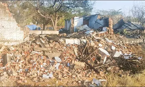 சிவகாசி அருகே பட்டாசு ஆலையில் வெடி விபத்து; அறைகள் இடிந்து சேதம்