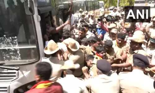 பெங்களூரு: தனியார் பைக் டாக்சிக்கு தடை கோரி ஆர்ப்பாட்டம்; ஆட்டோ டிரைவர்கள் கைது