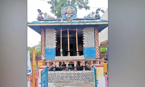 வேண்பாக்கத்தில் விநாயகர் கோவிலை 5 அடி உயரம் உயர்த்தும் பணி தீவிரம்