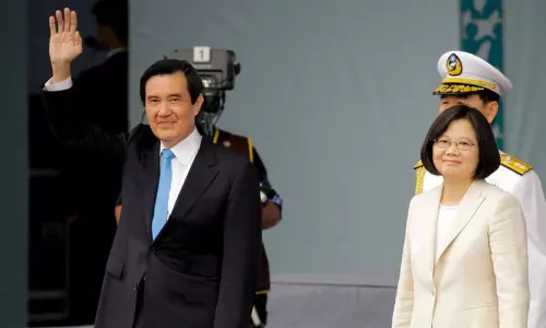 74 ஆண்டுகளுக்கு பின் முதன்முறையாக... தைவான் முன்னாள் அதிபர் சீன சுற்றுப்பயணம் 74 ஆண்டுகளுக்கு பின் முதன்முறையாக... தைவான் முன்னாள் அதிபர் சீன சுற்றுப்பயணம்