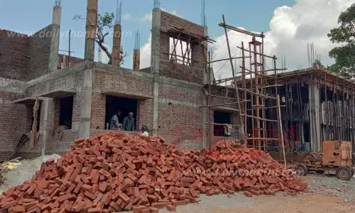 வெளி நோயாளிகள் பிரிவு கட்டிட பணியை விரைந்து முடிக்க வேண்டும்