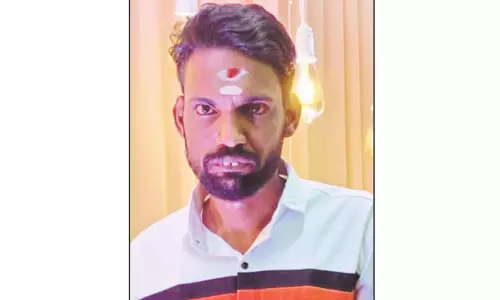 ஒப்பந்தம் எடுப்பதில் தகராறு ஆட்டோவில் தூங்கிய பந்தல்காரர் கழுத்தை அறுத்து கொலை