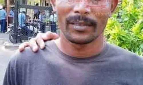 பெண்ணிடம் நகை பறித்த முன்னாள் ராணுவ வீரர் கைது பெண்ணிடம் நகை பறித்த முன்னாள் ராணுவ வீரர் கைது