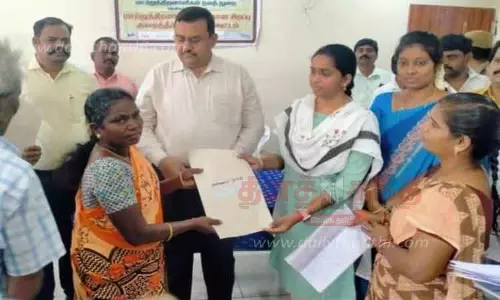 மாற்றுத்திறனாளிக்கு நலத்திட்ட உதவி மாற்றுத்திறனாளிக்கு நலத்திட்ட உதவி