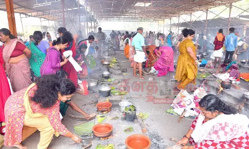 மண்டைக்காடு பகவதி அம்மன் கோவிலில் எட்டாம் கொடை விழாதிரளான பக்தர்கள் பங்கேற்பு