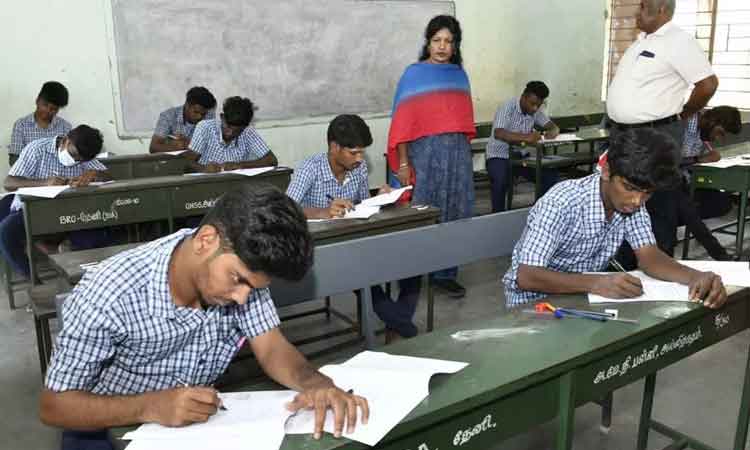 தமிழகத்தில் நேற்று நடந்த பிளஸ்-2 பொதுத்தேர்வை 47ஆயிரம் மாணவர்கள் எழுதவில்லை என தகவல்