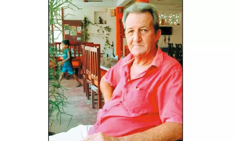 மாமல்லபுரம் கடலில் குதித்து பிரான்ஸ் நாட்டுக்காரர் தற்கொலை மாமல்லபுரம் கடலில் குதித்து பிரான்ஸ் நாட்டுக்காரர் தற்கொலை