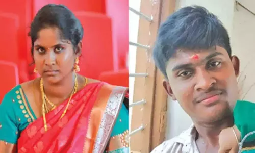 ஈரோடு அருகே பைக் மீது வேன் மோதி அக்கா - தம்பி பலி