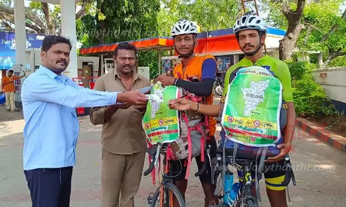 2,500 கிலோமீட்டர் சைக்கிளில் பயணம் செய்யும் மாணவர்கள்