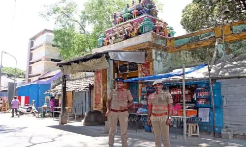 கோவில்கள் உள்பட முக்கிய இடங்களில் பலத்த போலீஸ் பாதுகாப்பு