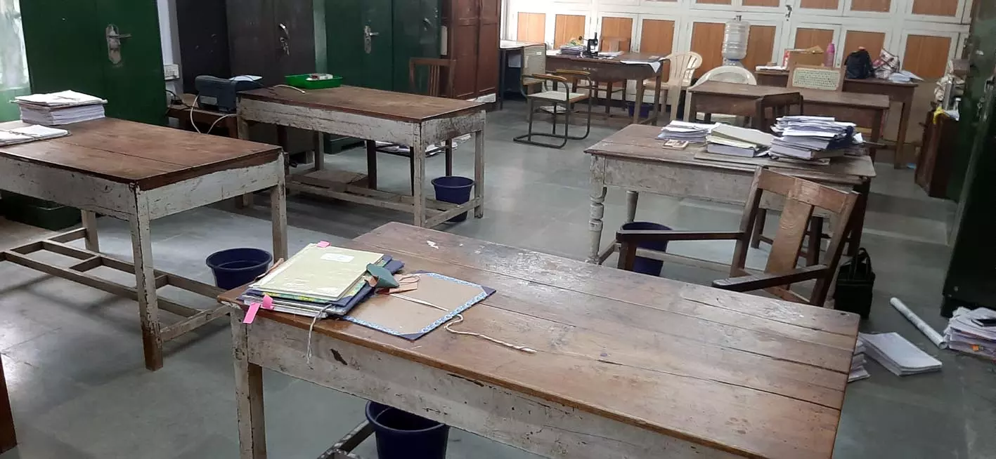 நாமக்கல் மாவட்டம் முழுவதும் வருவாய்த்துறை அலுவலர்கள் தற்செயல் விடுப்பு போராட்டம் நாமக்கல் மாவட்டம் முழுவதும் வருவாய்த்துறை அலுவலர்கள் தற்செயல் விடுப்பு போராட்டம்